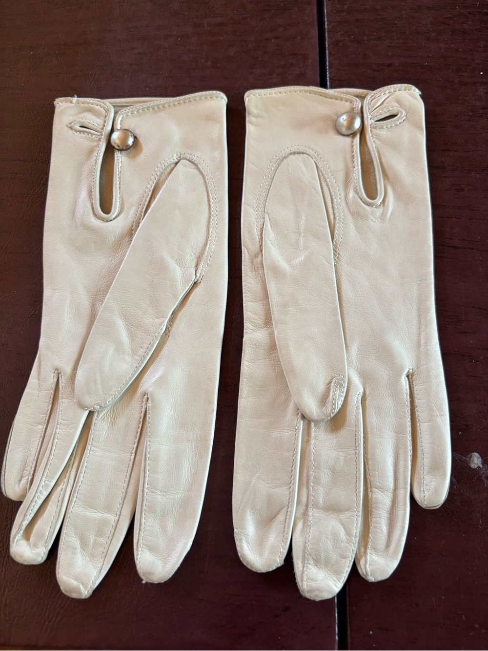 Womens vintage preowned ivory kid wrist length gloves size small